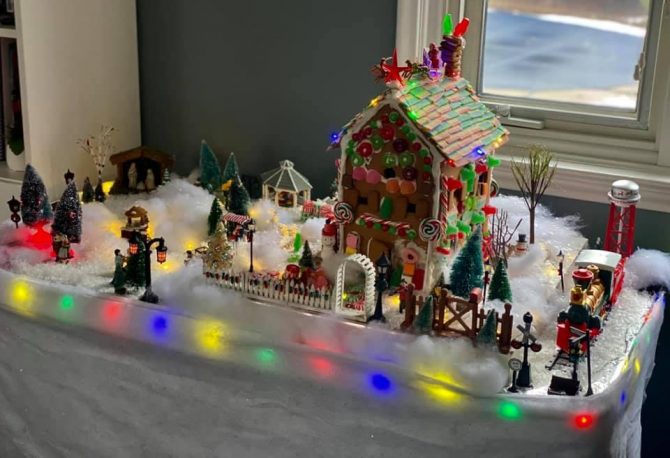 Christmas scene with figurines